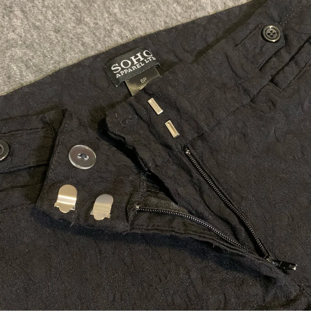 Woman SOHO Black Pattern Pants 6p - Image 4