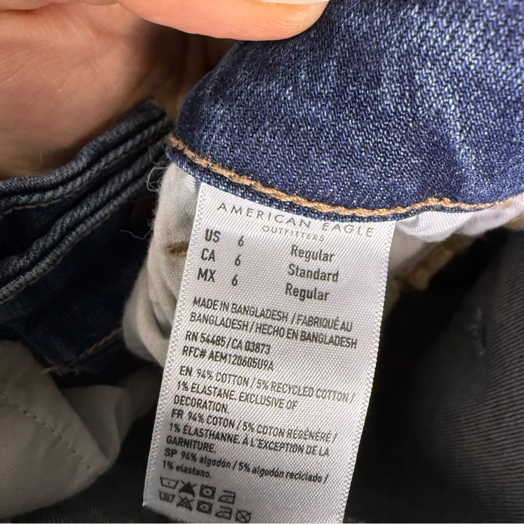 American Eagle Curvy Mom Jean Stretch Dark Wash Hight Waisted 6R - Image 6