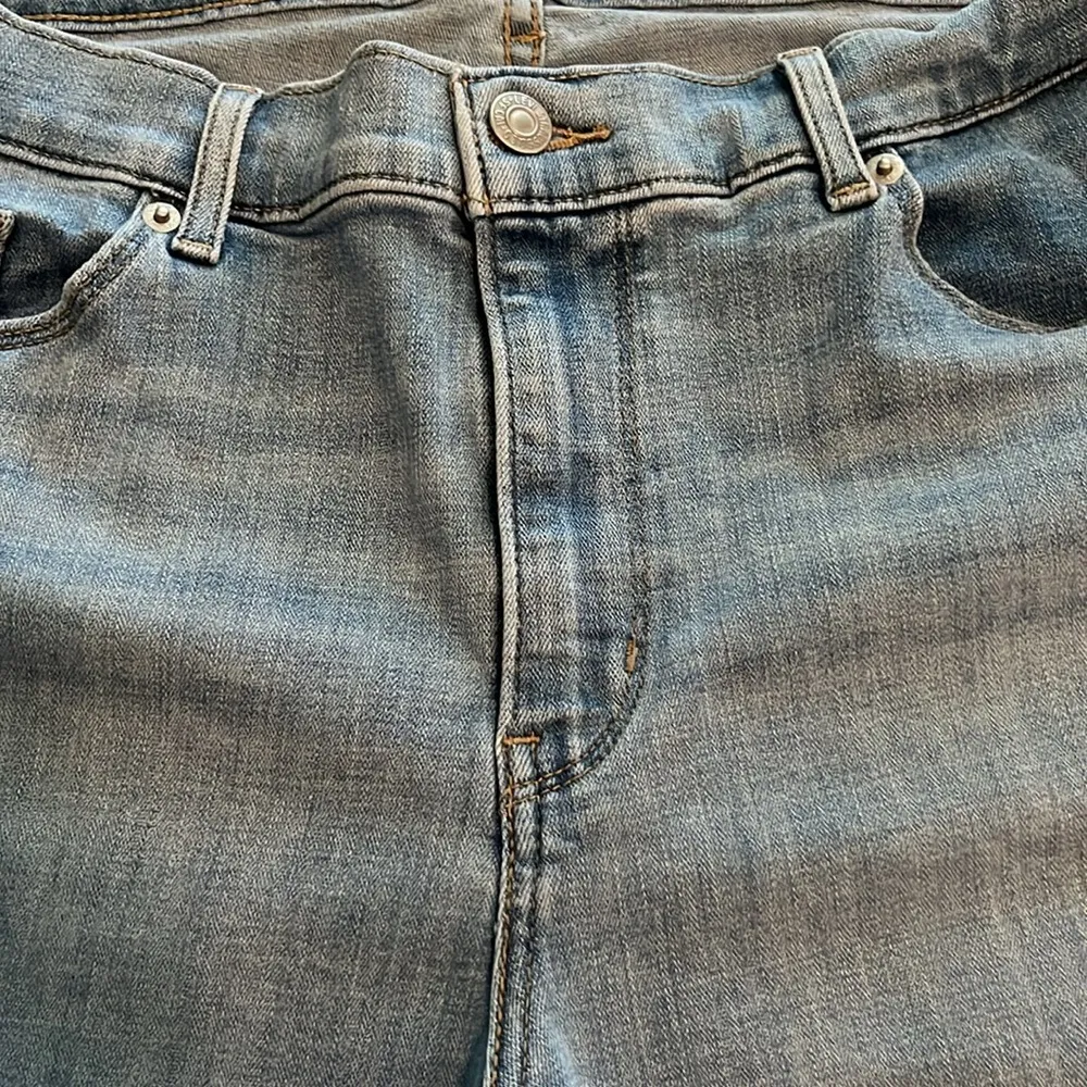 Levi’s Classic Capri High Rise Size 16 - Image 15