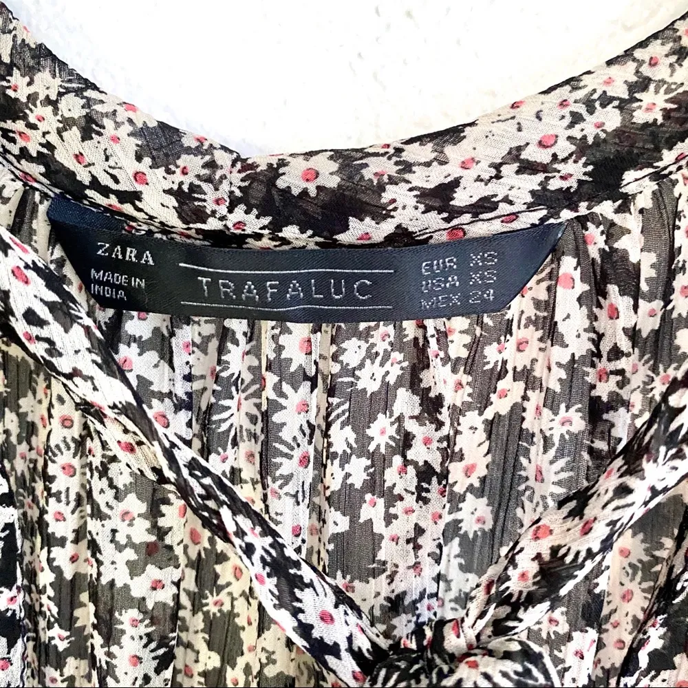 Zara Trafaluc Sheer Tie Neck Floral Blouse Size XS - Image 8