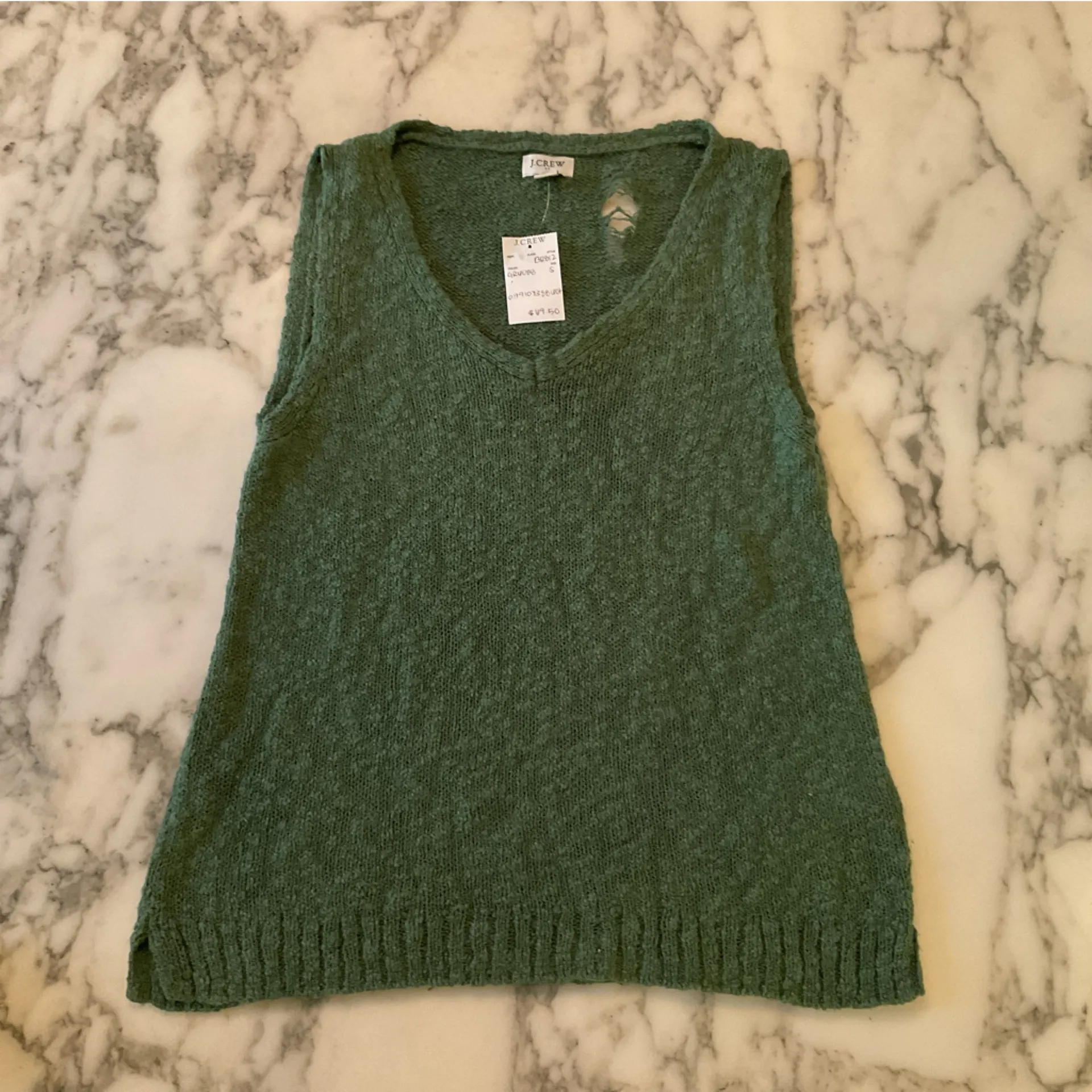 NWT J. Crew Green V Neck Beach Sweater Sz S - BIG SNAG in back needs repair - Image 2