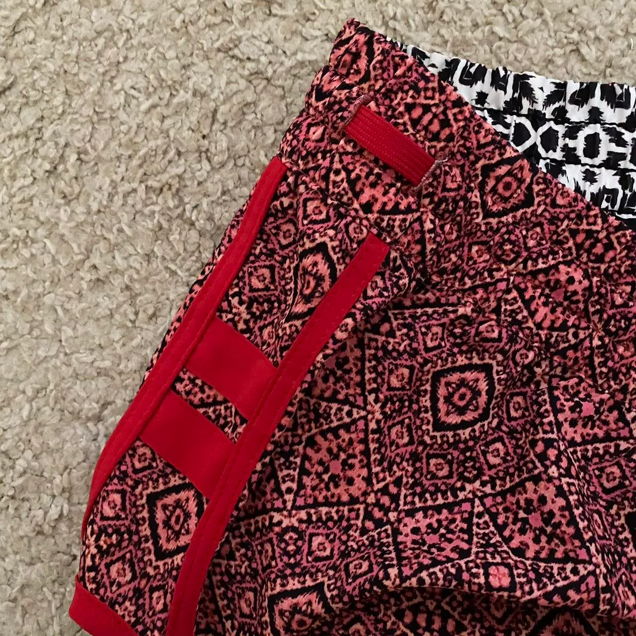 Hurley Red Tribal Pattern Phantom Board Shorts - Image 5
