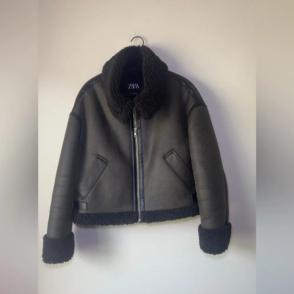 Double face faux leather jacket Size small - Image 2