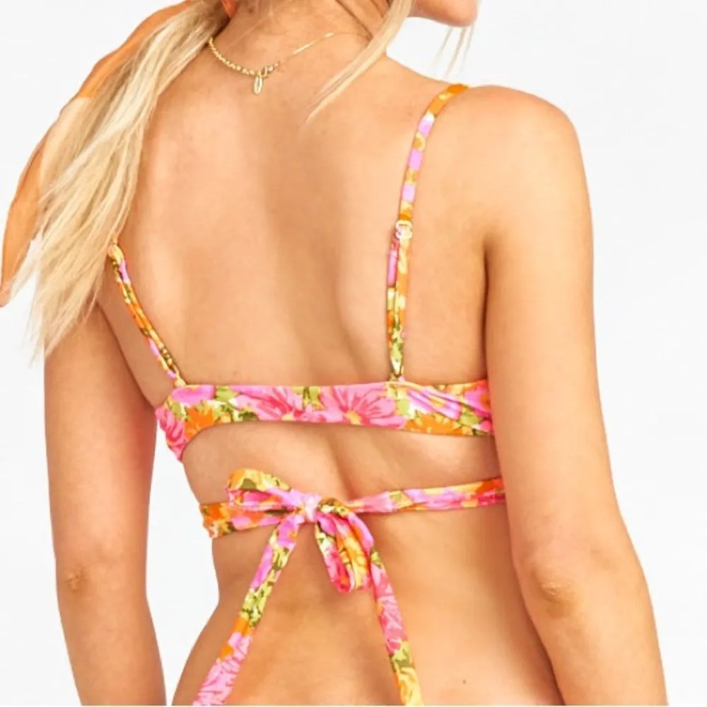 Show me your Mumu Ryder wrap floral bikini top size small - Image 2