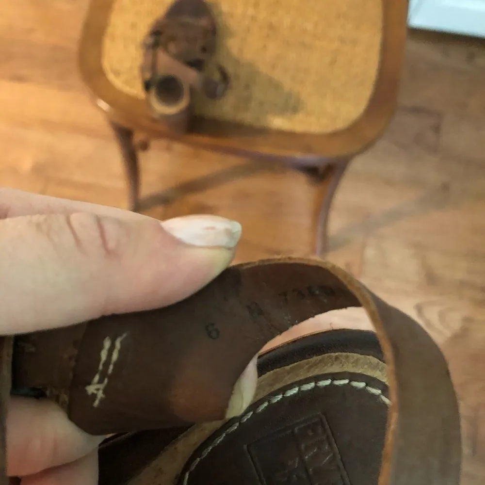 Frye leather cut out wedge heels size 6 - Image 8