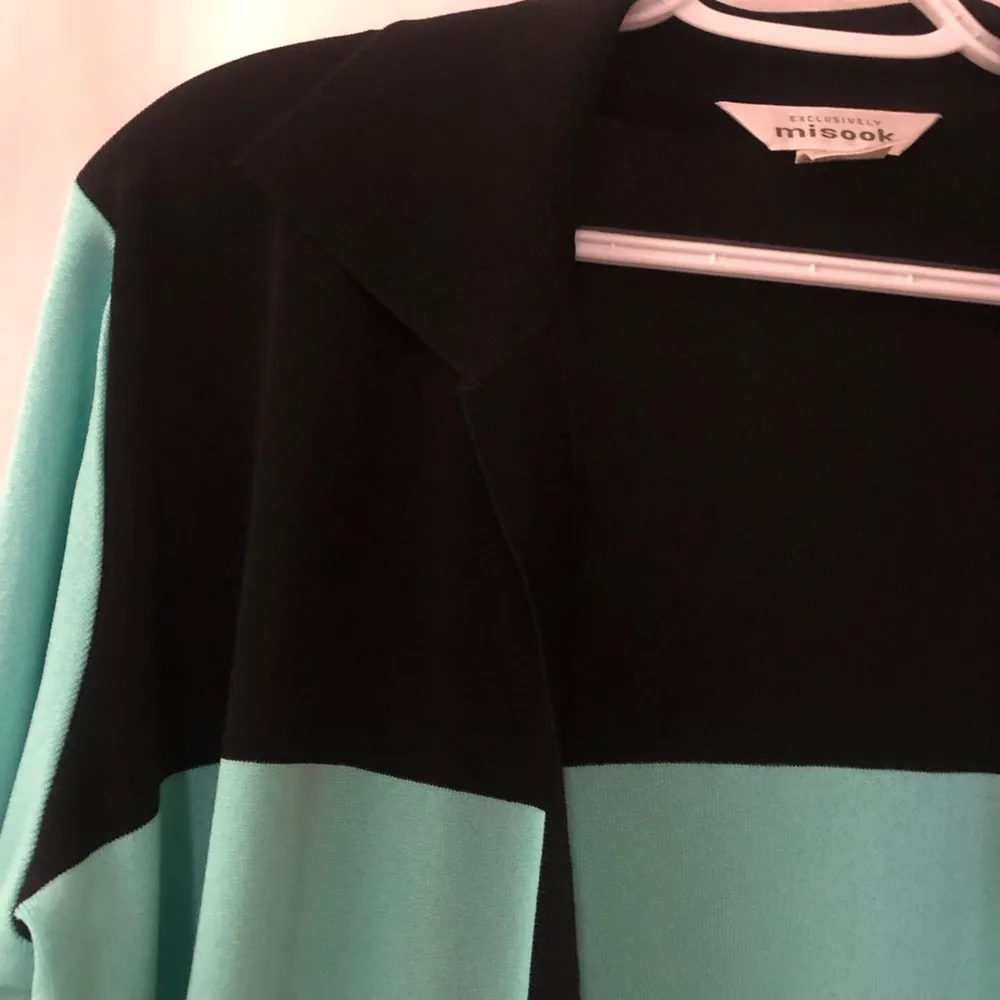 EXCLUSIVELY MISOOK Colorblock Open Cardigan with Shoulder Pads Size S - Image 3