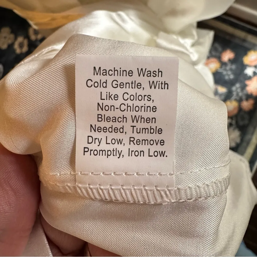 White Satin “Bride” Robe with Lace Trim Size undefined - Image 7