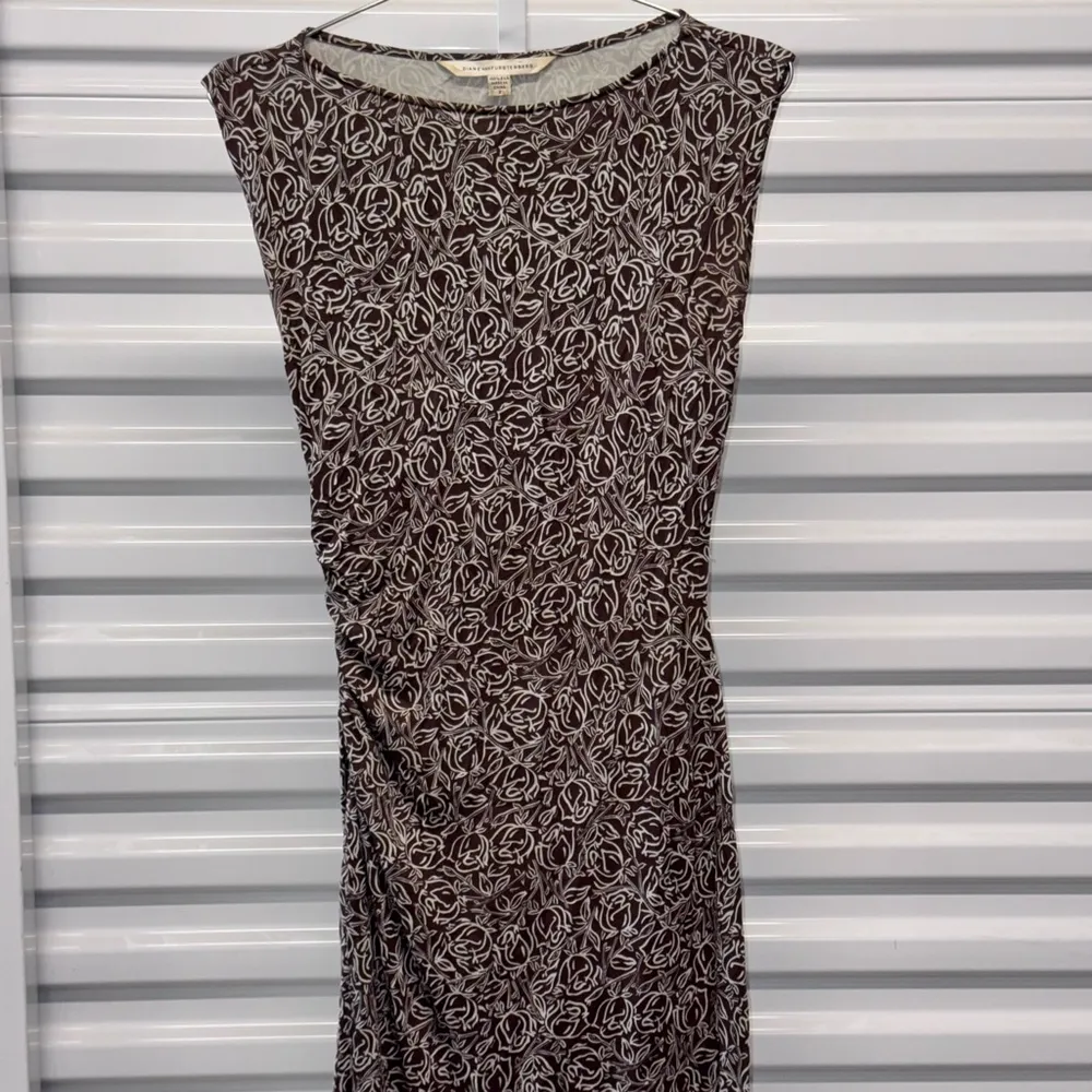 vintage Diane von Furstenberg Brown Floral Silk Dress Women's Size S - Image 10