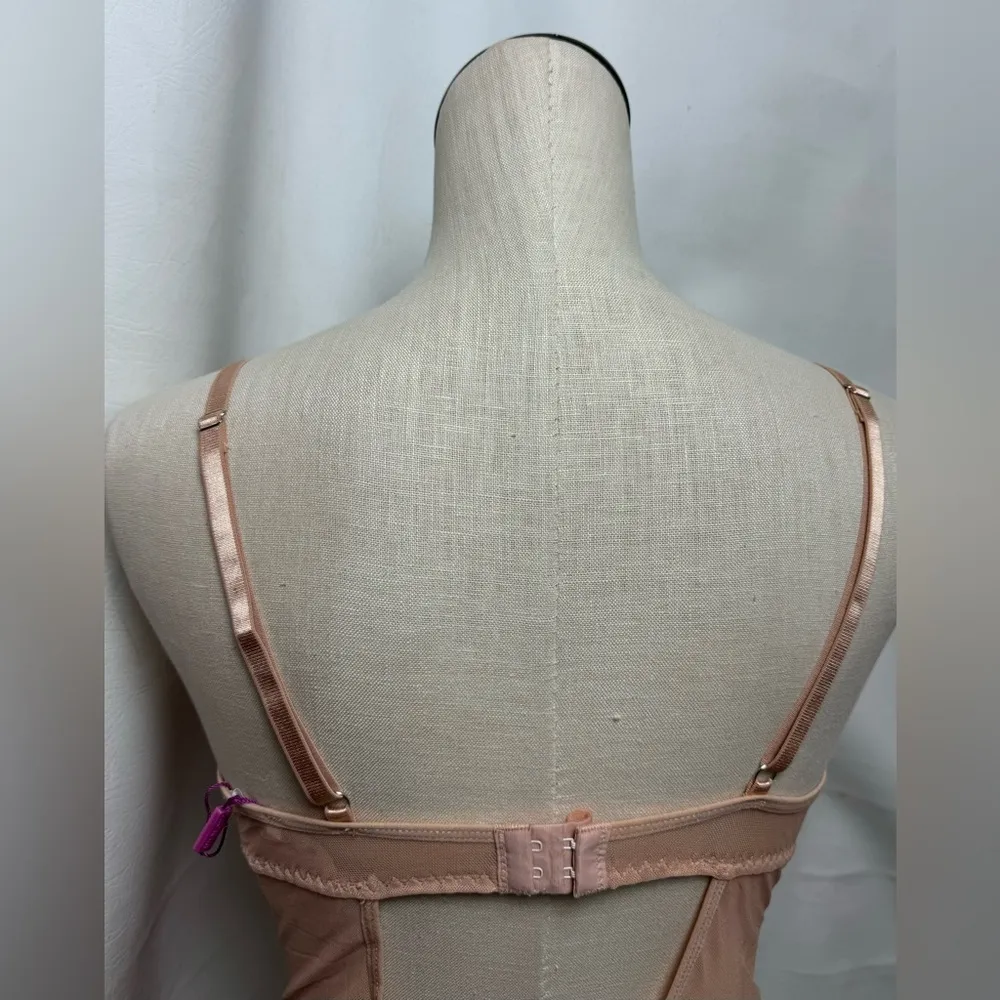 Elegant Lace Bodysuit Intimates underwire Strappy peek hole NWT large Tan - Image 6