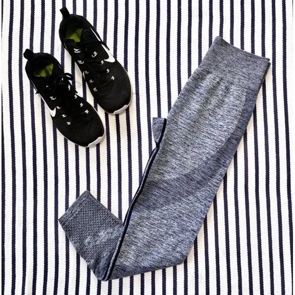 Victoria Secret PINK‎ Gray On Gray Seamless Compression Leggings Size Small # - Image 4