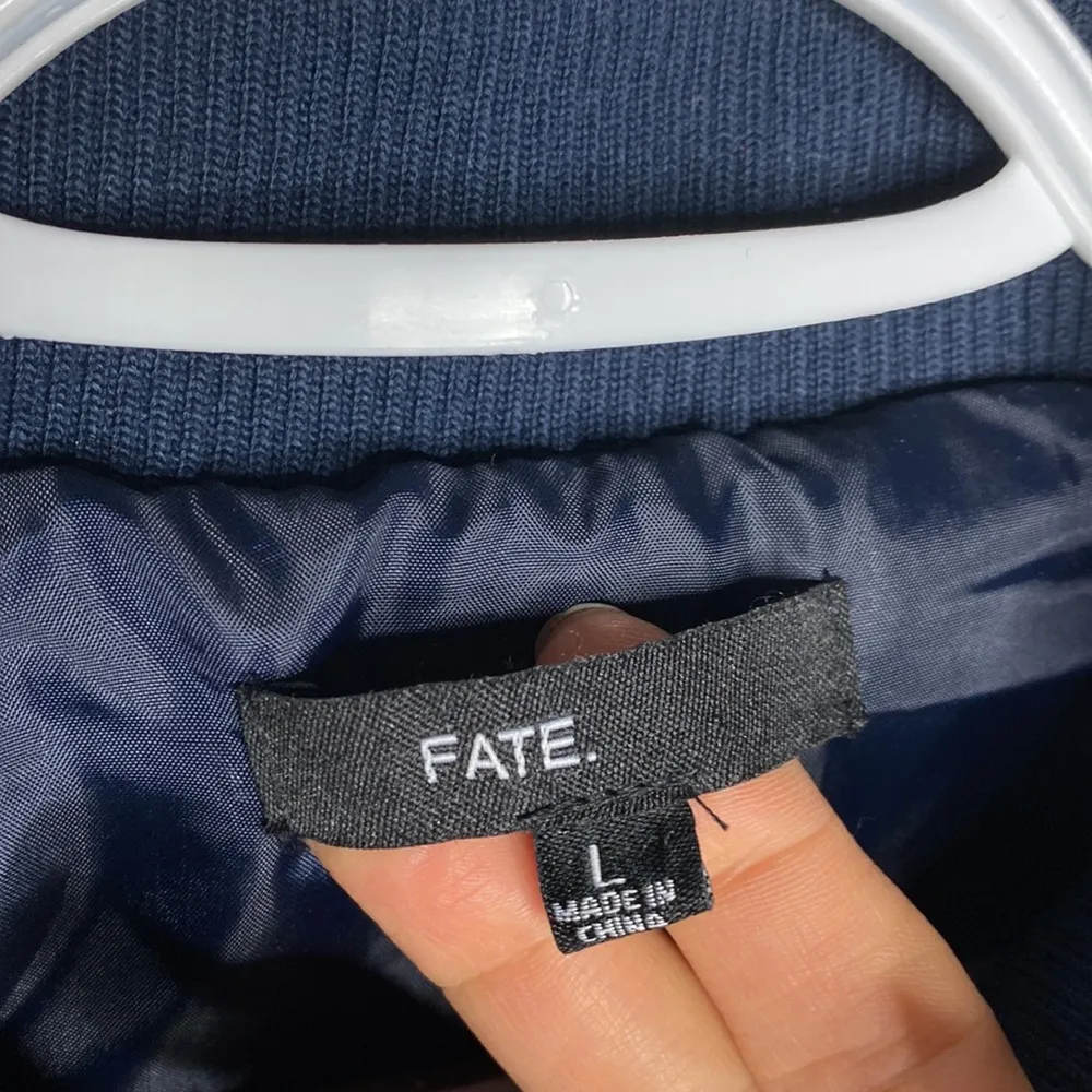 Fate navy faux leather quilted zippered vest with pockets size L - Image 10