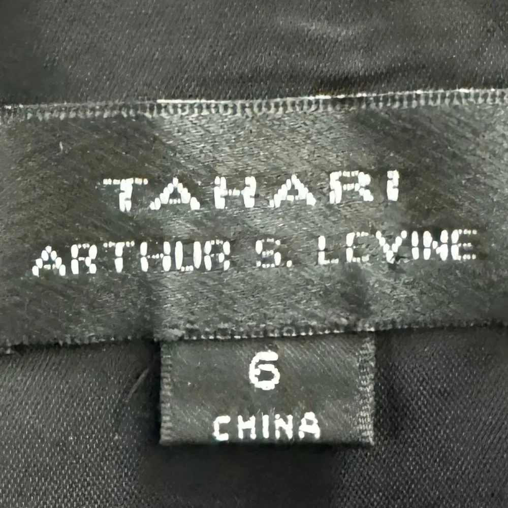 Tahari Arthur S. Levine geometric black structured exposed zipper dress, size 6 - Image 2