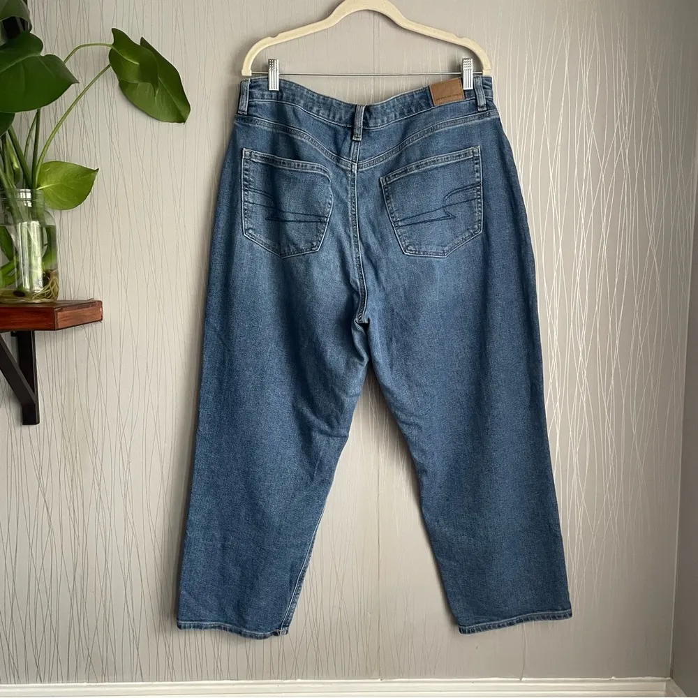 American Eagle Mom Jean Women’s size 12 Short - Image 4