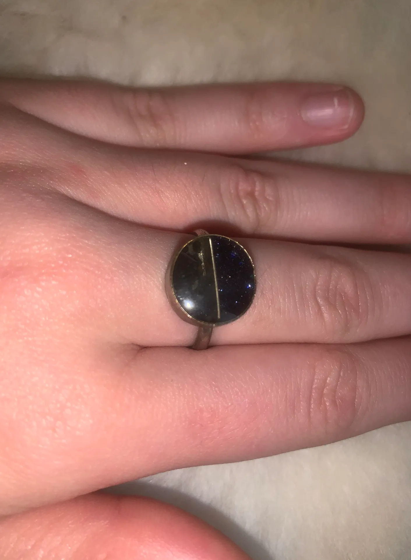 Boutique Circle Resin Ring - Image 4