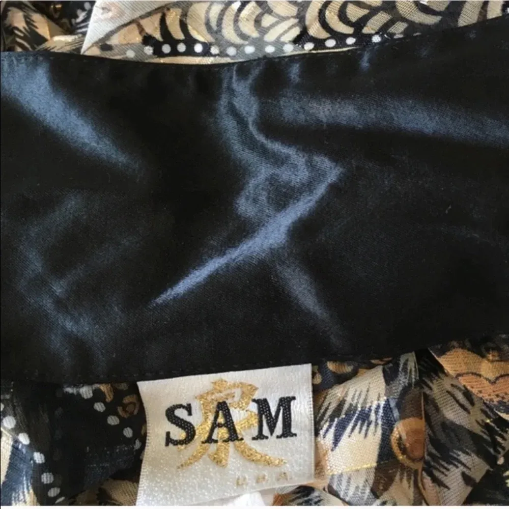 Vintage Lightweight Sheer Button Up Top Black Gold Small Asian Floral Animal - Image 2