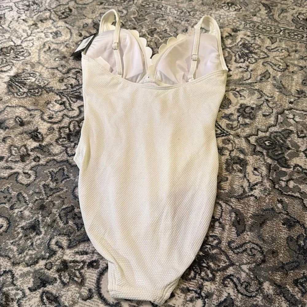 NWT Kate Spade Plunge One Piece Swimsuit - Pique Scallops in White- Size Small - Image 5