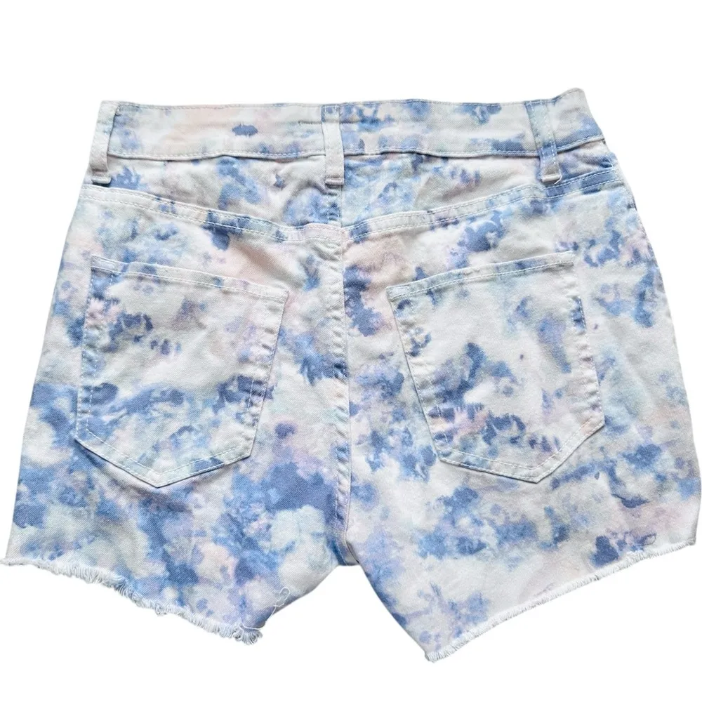 #68 Wild Fable High Rise Tye Dye Raw Hem Shorts in Purple Combo - Image 4