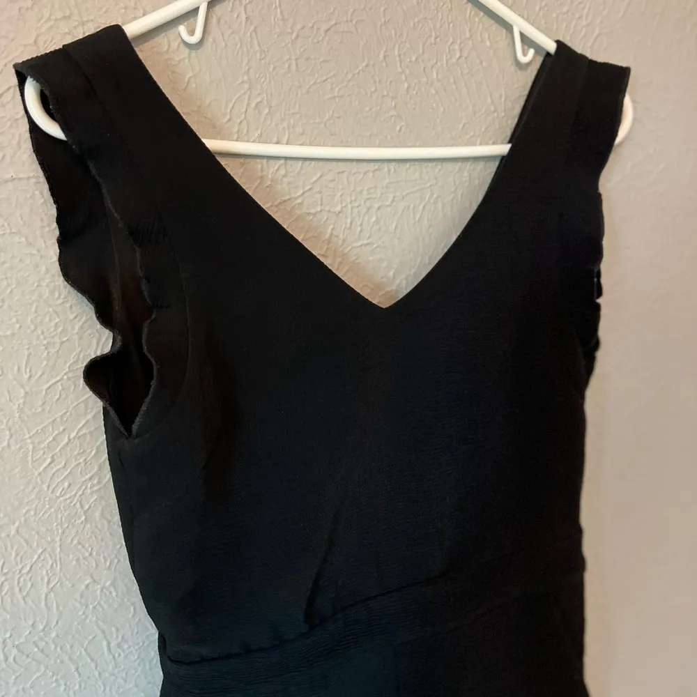 Line & Dot Cutout Open Back Ruffle Barre Sleeveless V-Neck Black Romper - Image 5