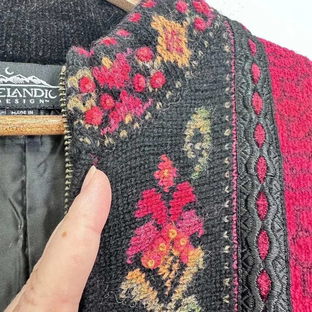 ICELANDIC DESIGN Burgundy‎ Red Floral Knit Wool Cardigan Sweater Jacket Size Med - Image 6