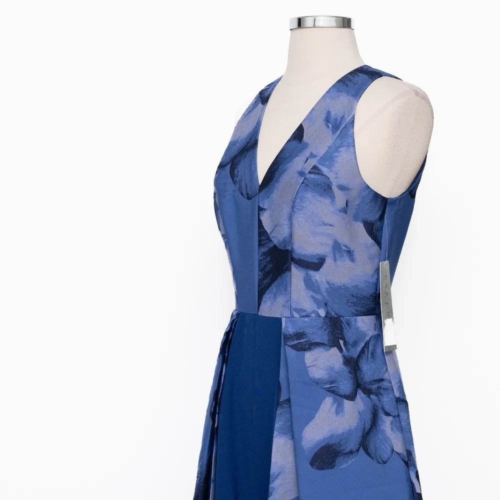 Kay Unger . Reign Walk Through Jumpsuit. - Image 10