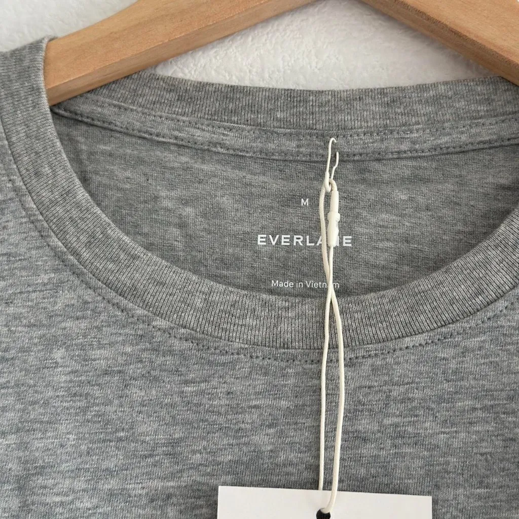 Everlane The Box Cut Tee in Essential Cotton in Heathered Grey, Size Medium - Image 6