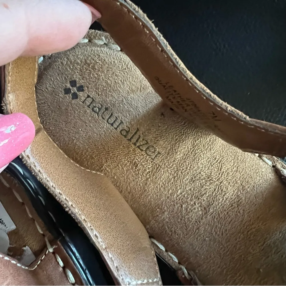 Naturalizer Craft Comfort Sandals, tan leather straps, slip on, size 7, NEW! - Image 4