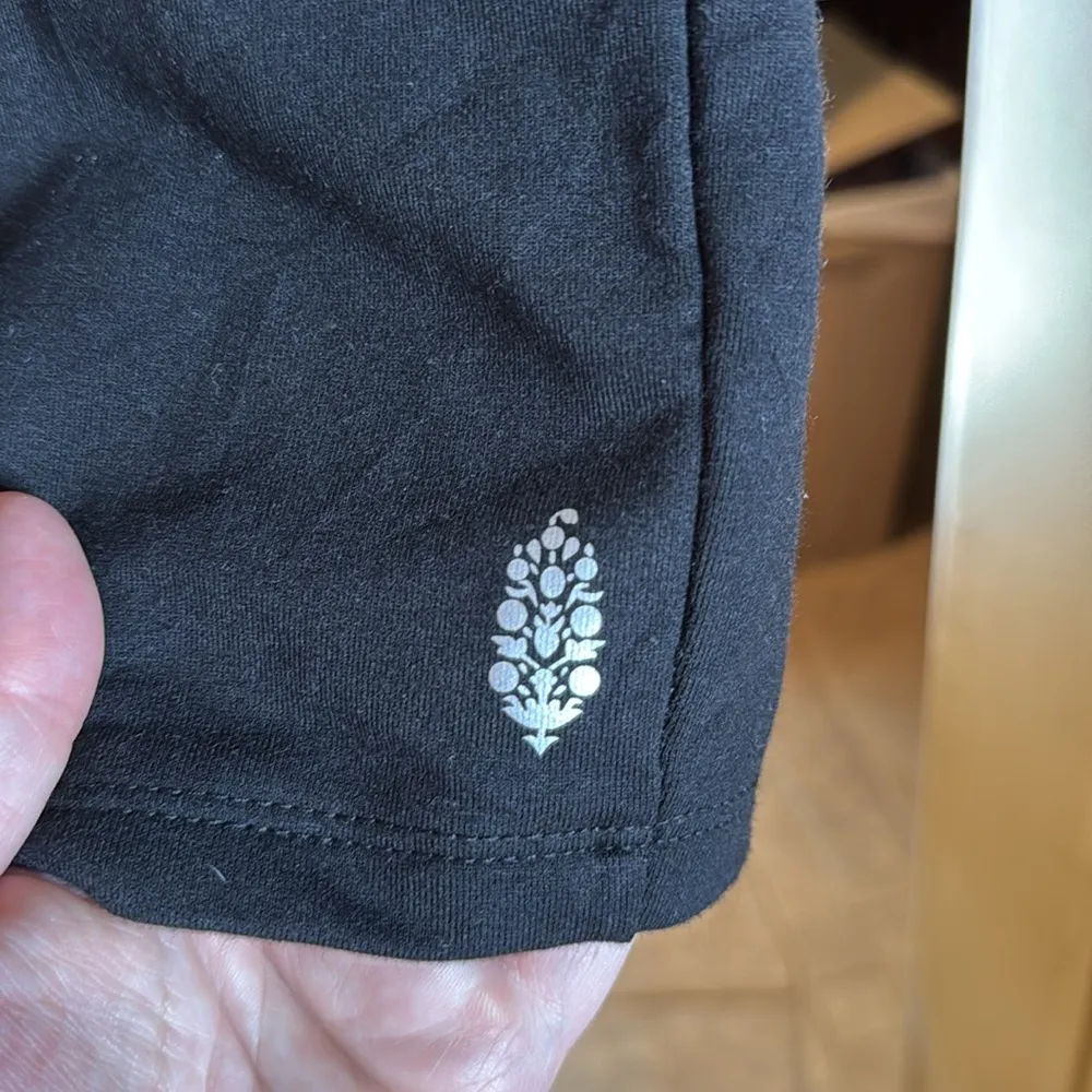 NWOT FREE PEOPLE Movement Sunny Athleisure Shorts Black Size Small - Image 5