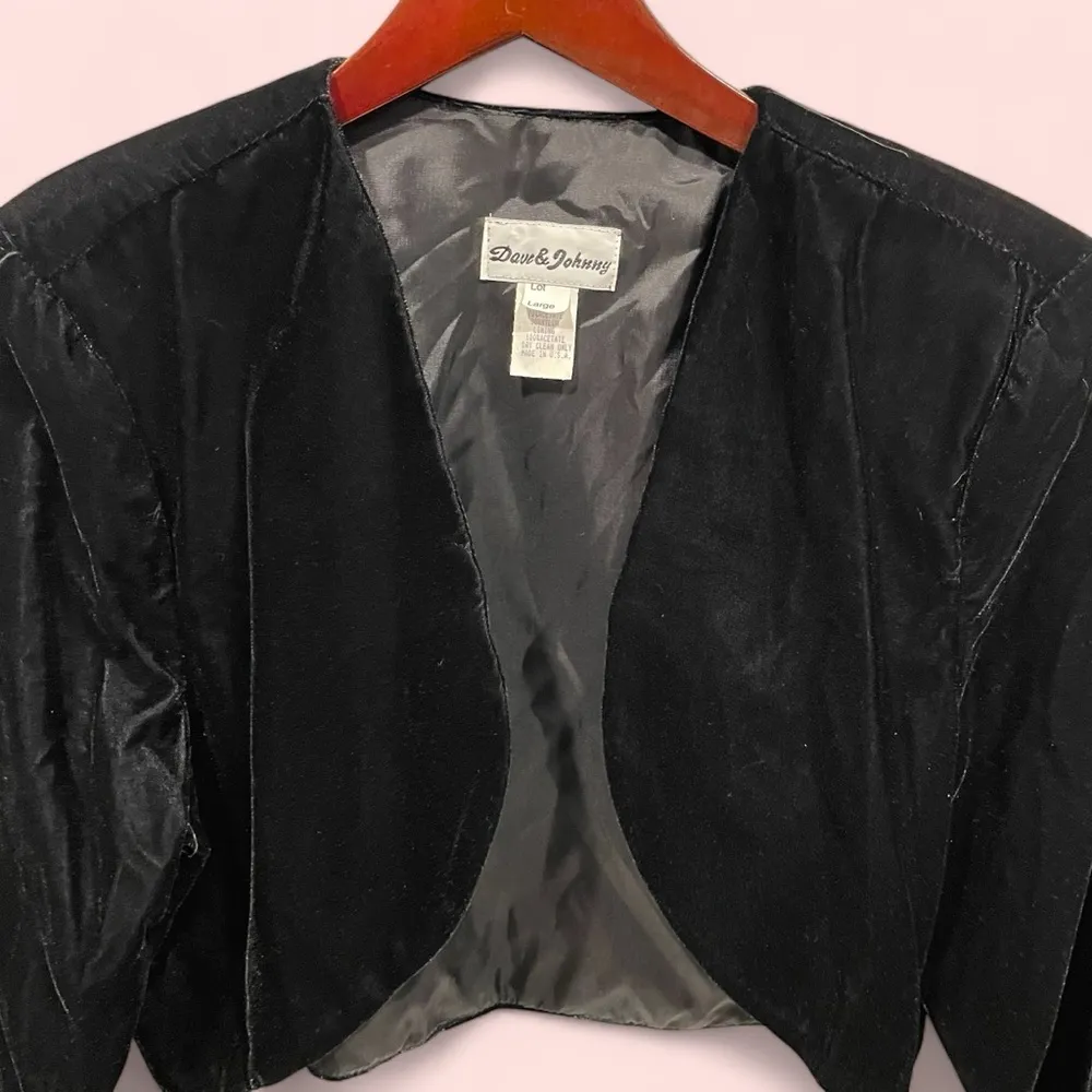 Vintage 70’s-80’s crop velvet mini jacket black Dave & Johnny - Image 3