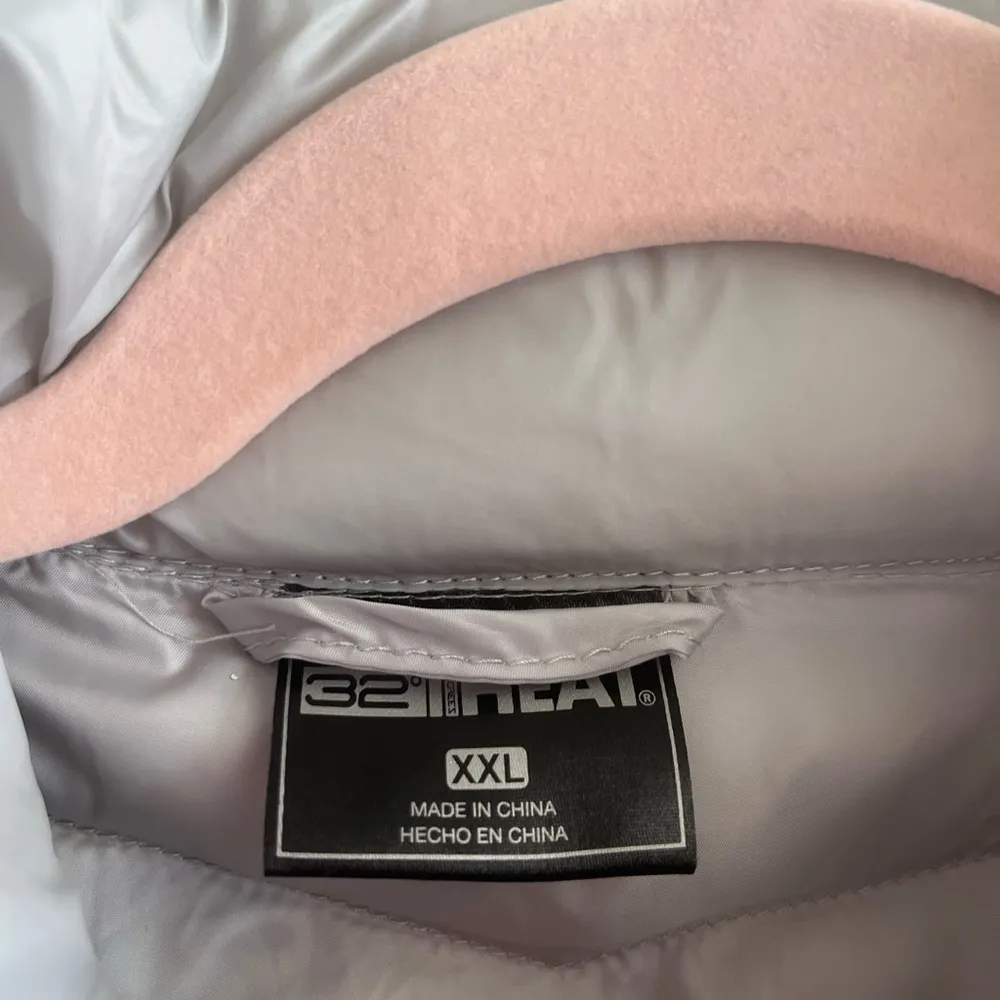 32 DEGREES HEAT Light Weight Puffer Jacket Size XXL - Image 2