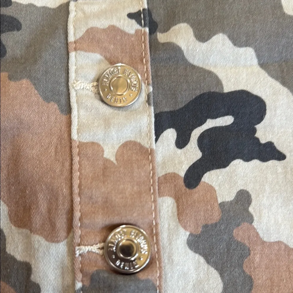 Camouflage Button-Front Skirt - Image 7