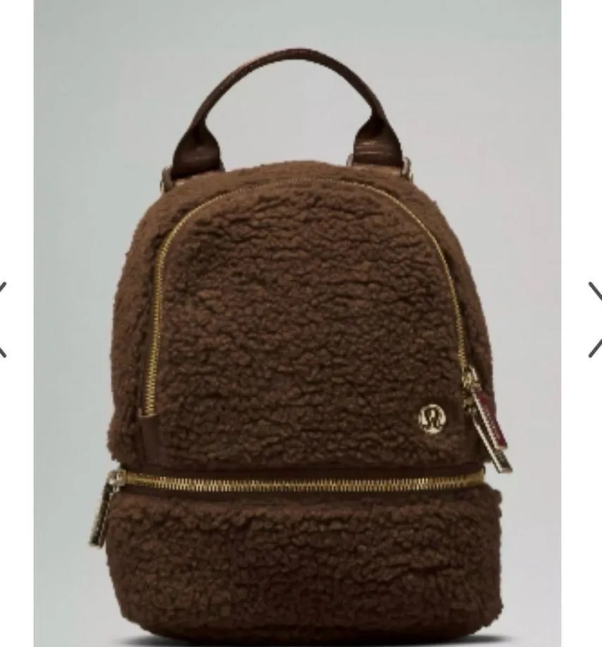 Lululemon City adventurer backpack mini 3L fleece 
Brown earth/gold - Image 2