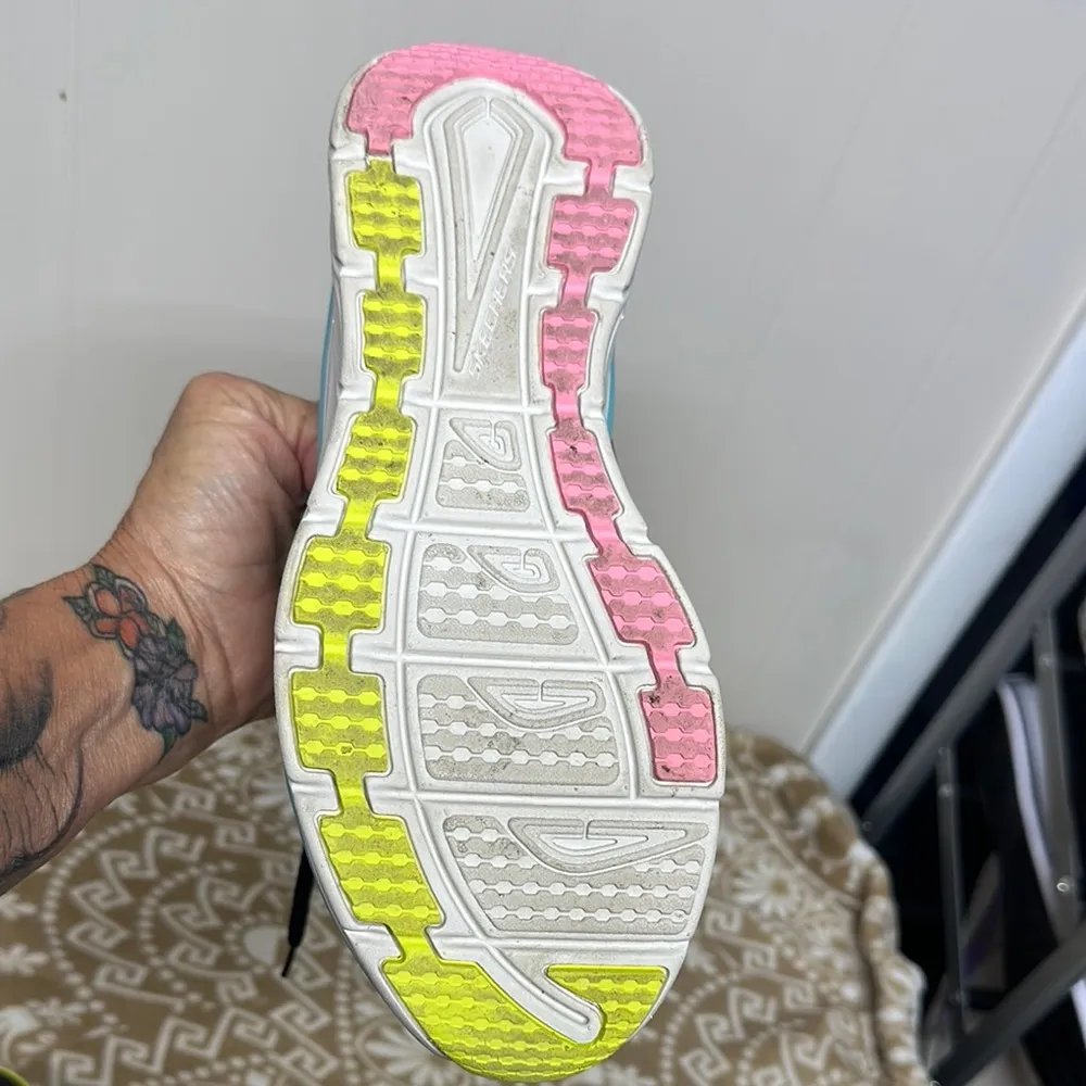 Skechers Black and Pink Athletic Shoes with Air/Cooled Memory Foam - Image 9