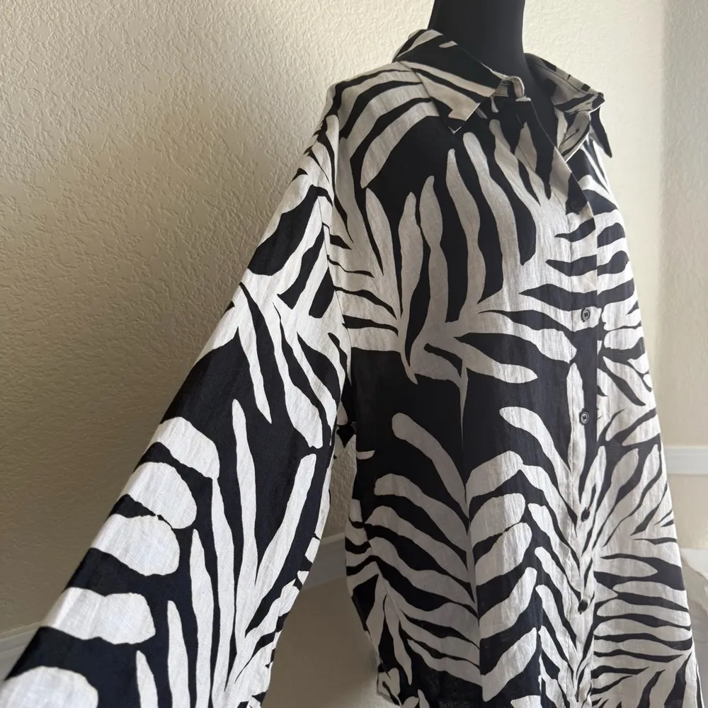 H&M Monochrome Linen Shirt Animal Print Button Down Blouse XL Modern Resort Chic - Image 3