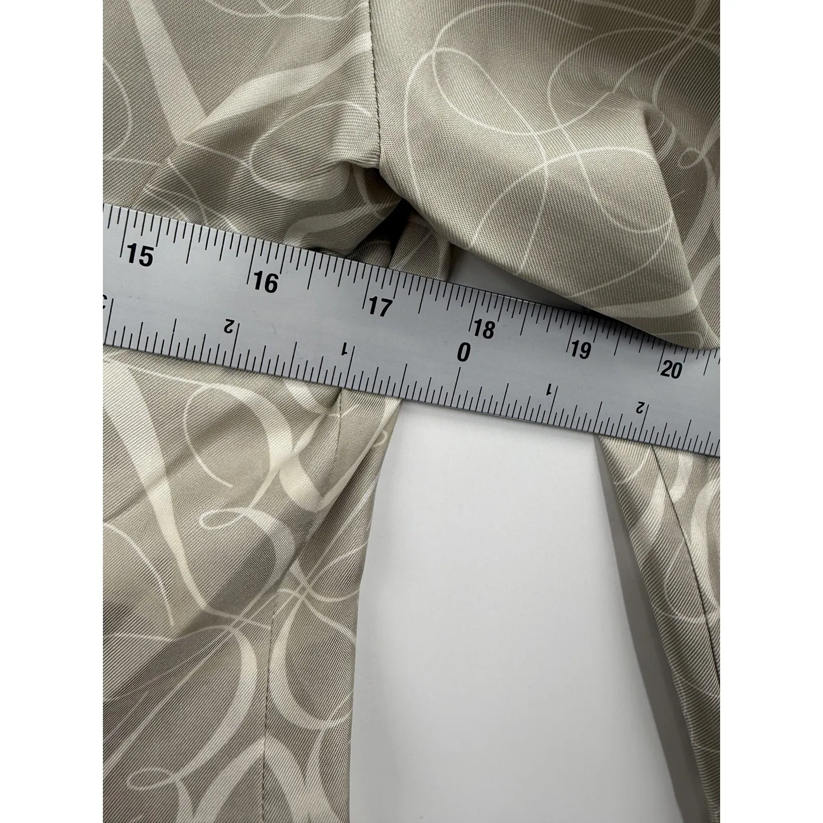 Brooks Brothers Blouse Womens 6 Beige Silk Mock Neck Long Sleeve Geometric Print - Image 8