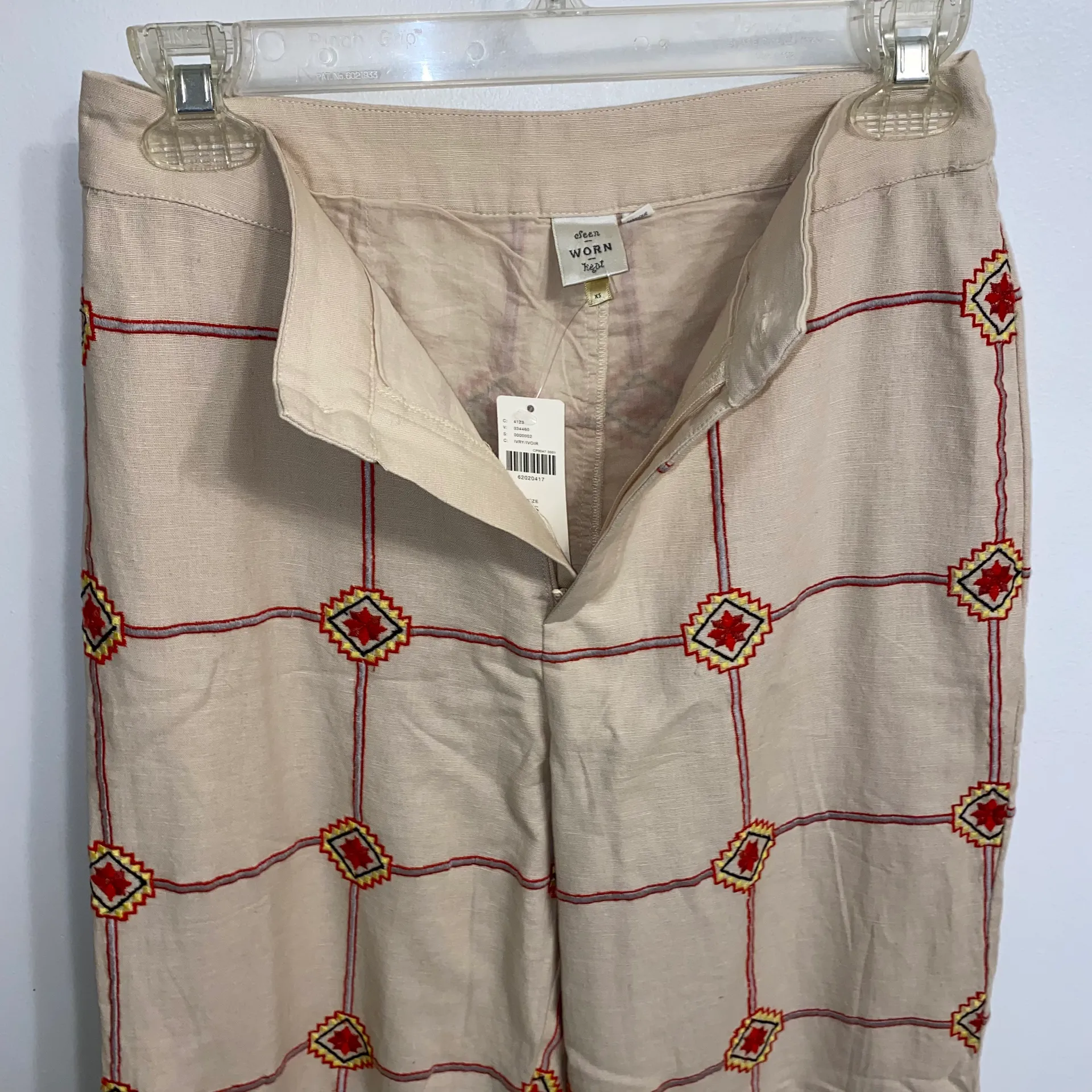 NWT $138  Ivory Lattice Embroidered Joggers XS - Image 7