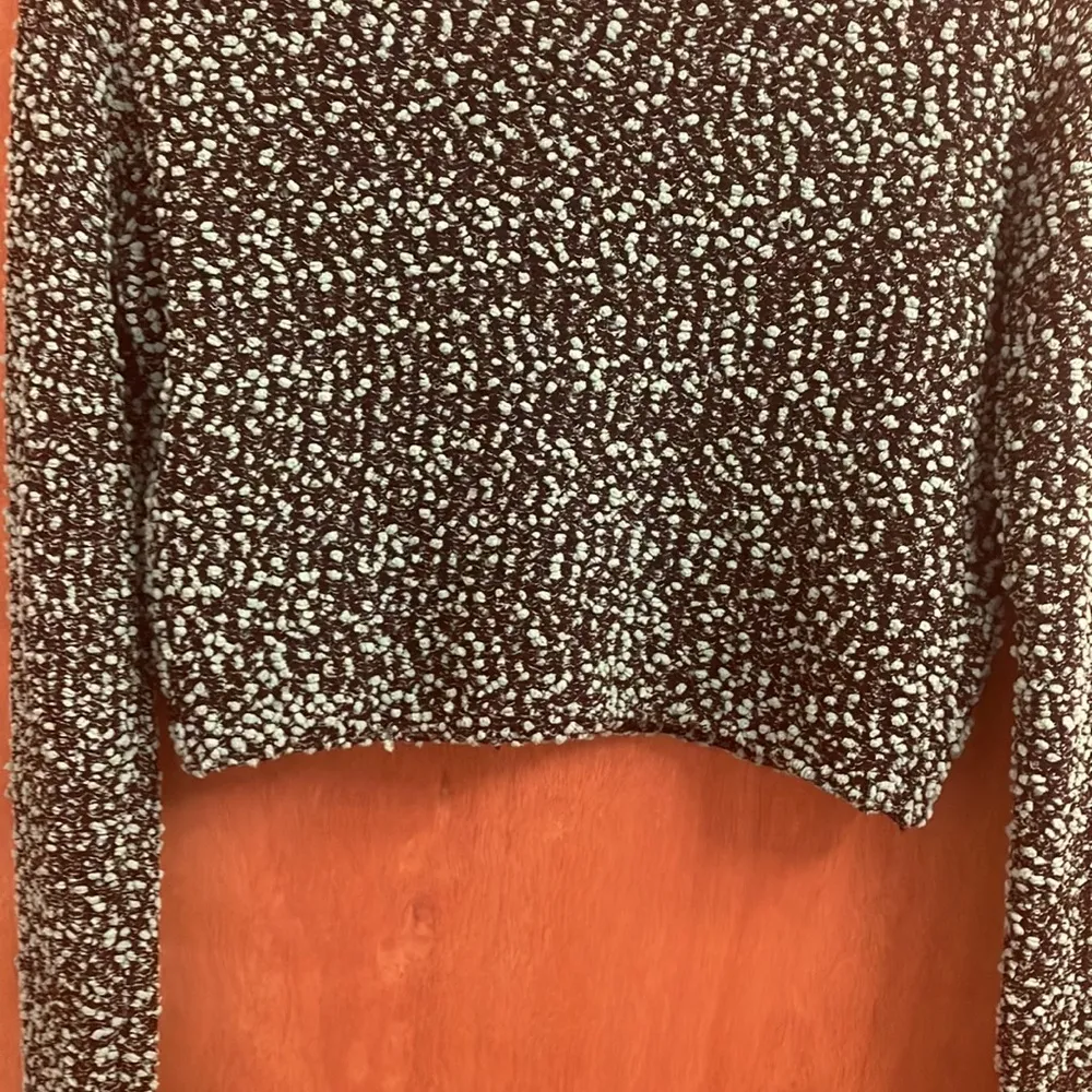 Sea green and black cropped knit sweater woman’s size small - Image 4