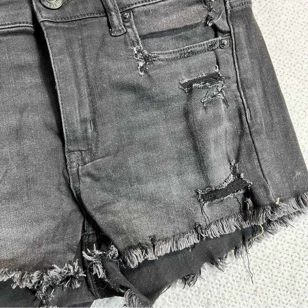 ⭐️ American Eagle Outfitters AEO Black Distressed Hi Rise Shortie Size 4 EUC - Image 2