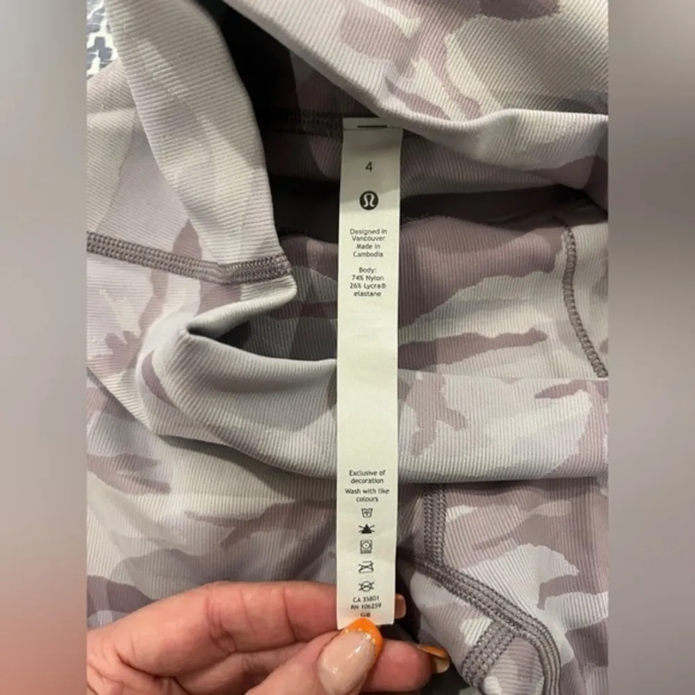 Lululemon‎ Wunder Under HR Tight 28" Incognito Camo Jacquard Violet Verbena 4 - Image 4
