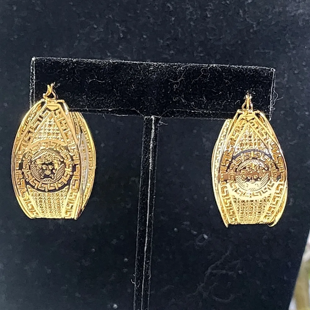 Tricolor Gold Mesh Basket Earrings Greek Key Medusa Design New - Image 4