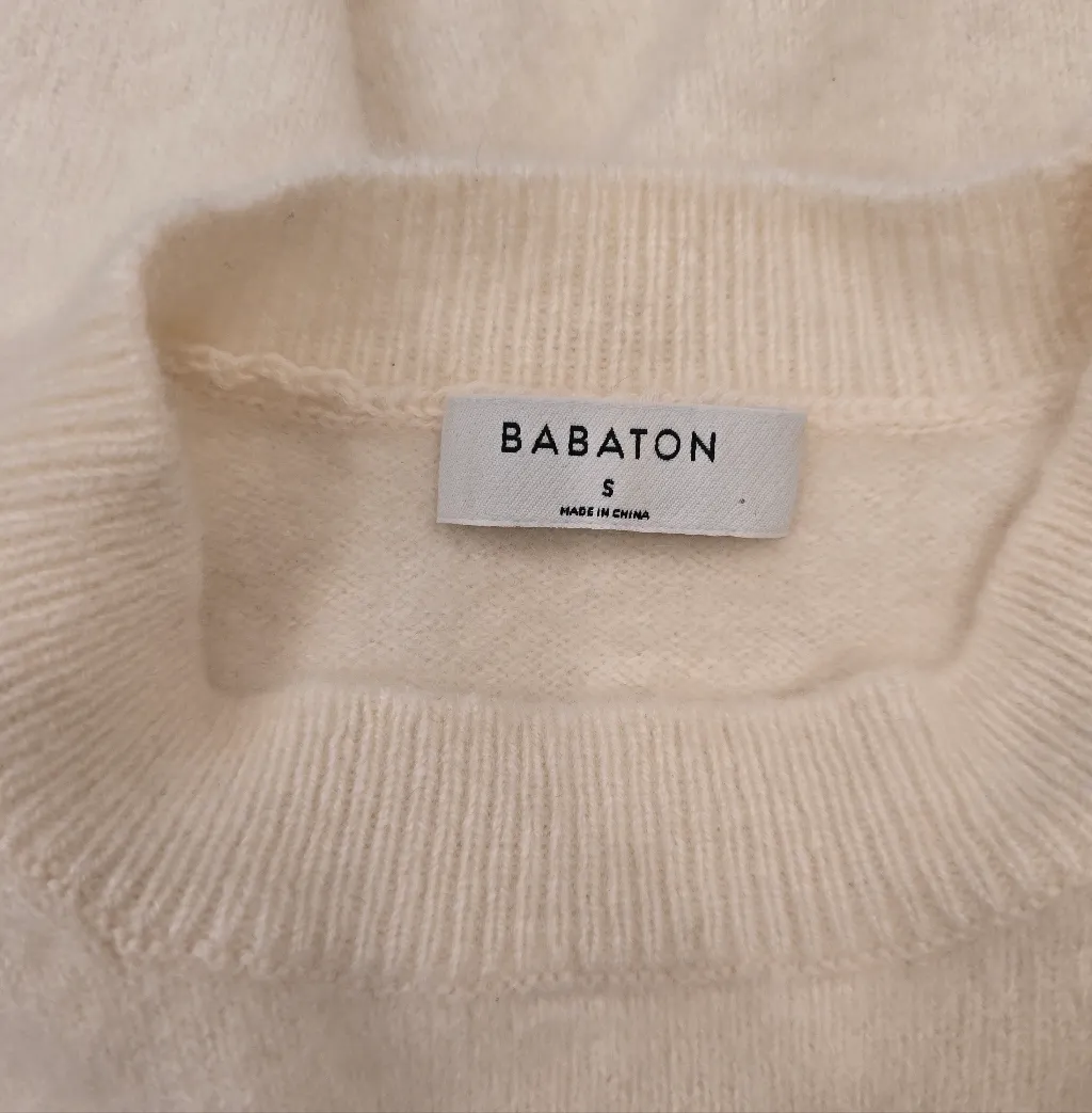 Babaton Essential Cashmere Relaxed Crew Sweater Size S whisper white - Image 7