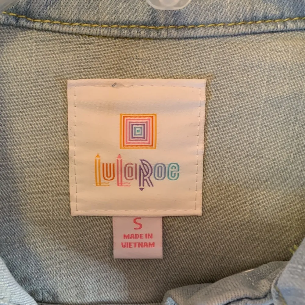 LuLaRoe Light Wash Stretchy Jean Jacket with Embroidered Flowers Size S - Image 2