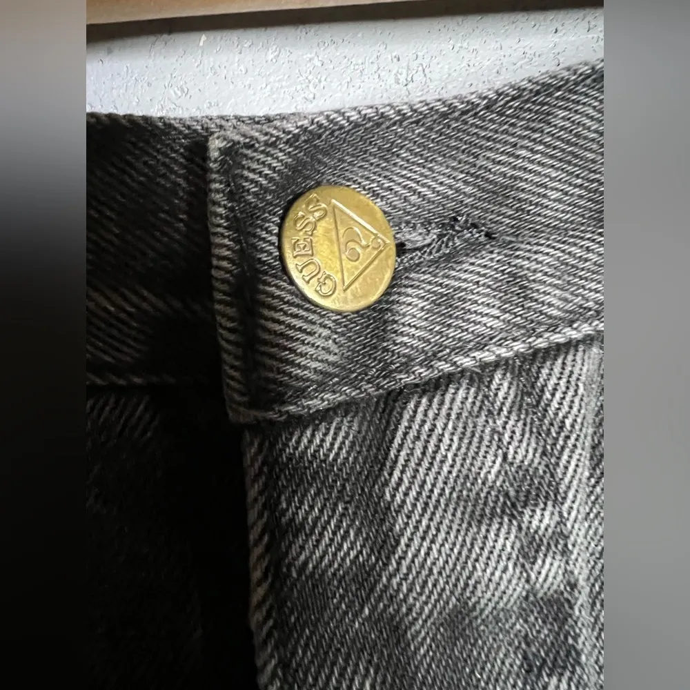 George’s Marciano for Guess vintage black denim skirt. Size 27 - Image 4