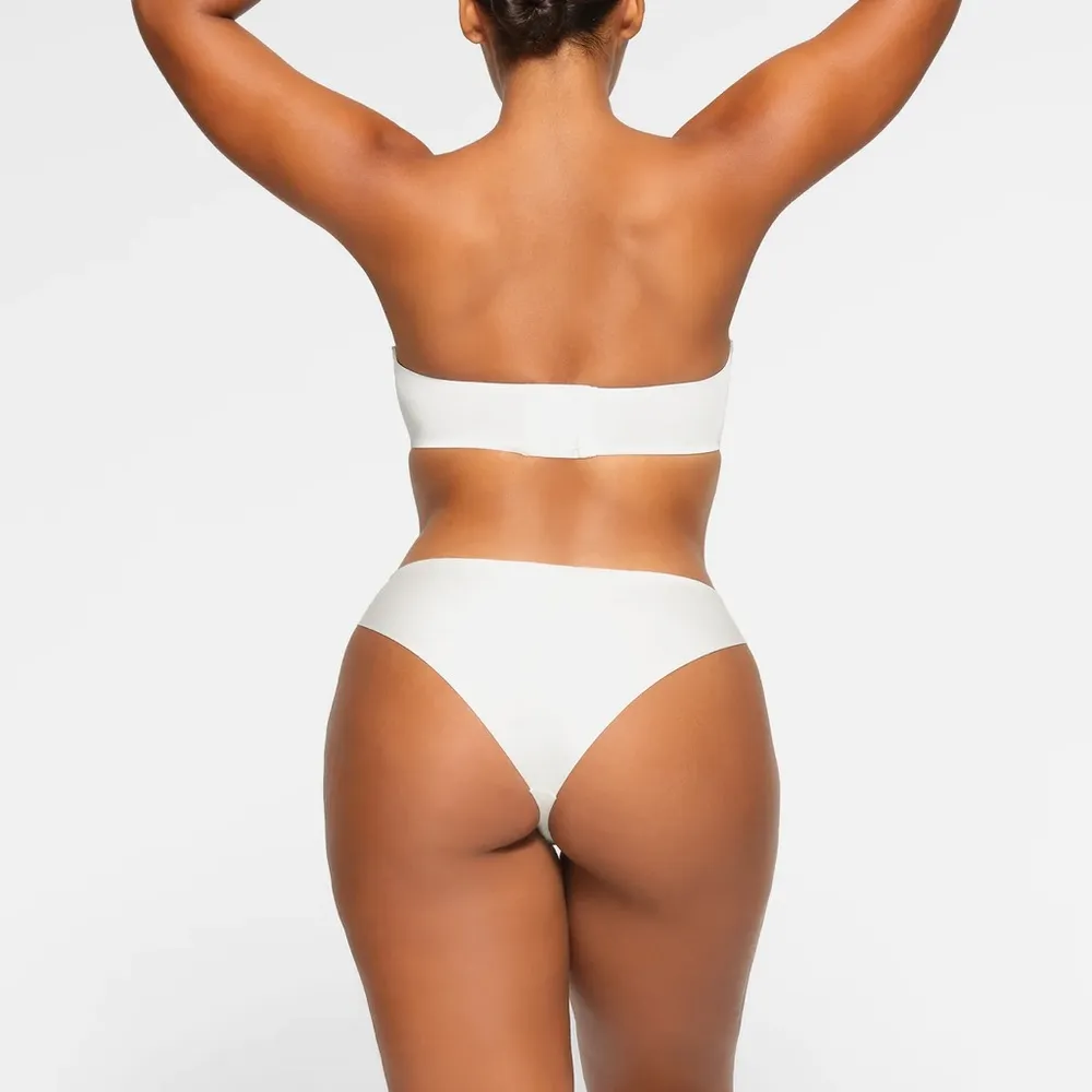 Skims body wireless strapless bra in color marble size 38DDDD - Image 2