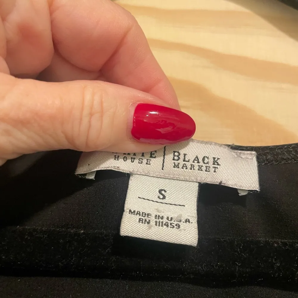 White House Black Market Size S - Image 3