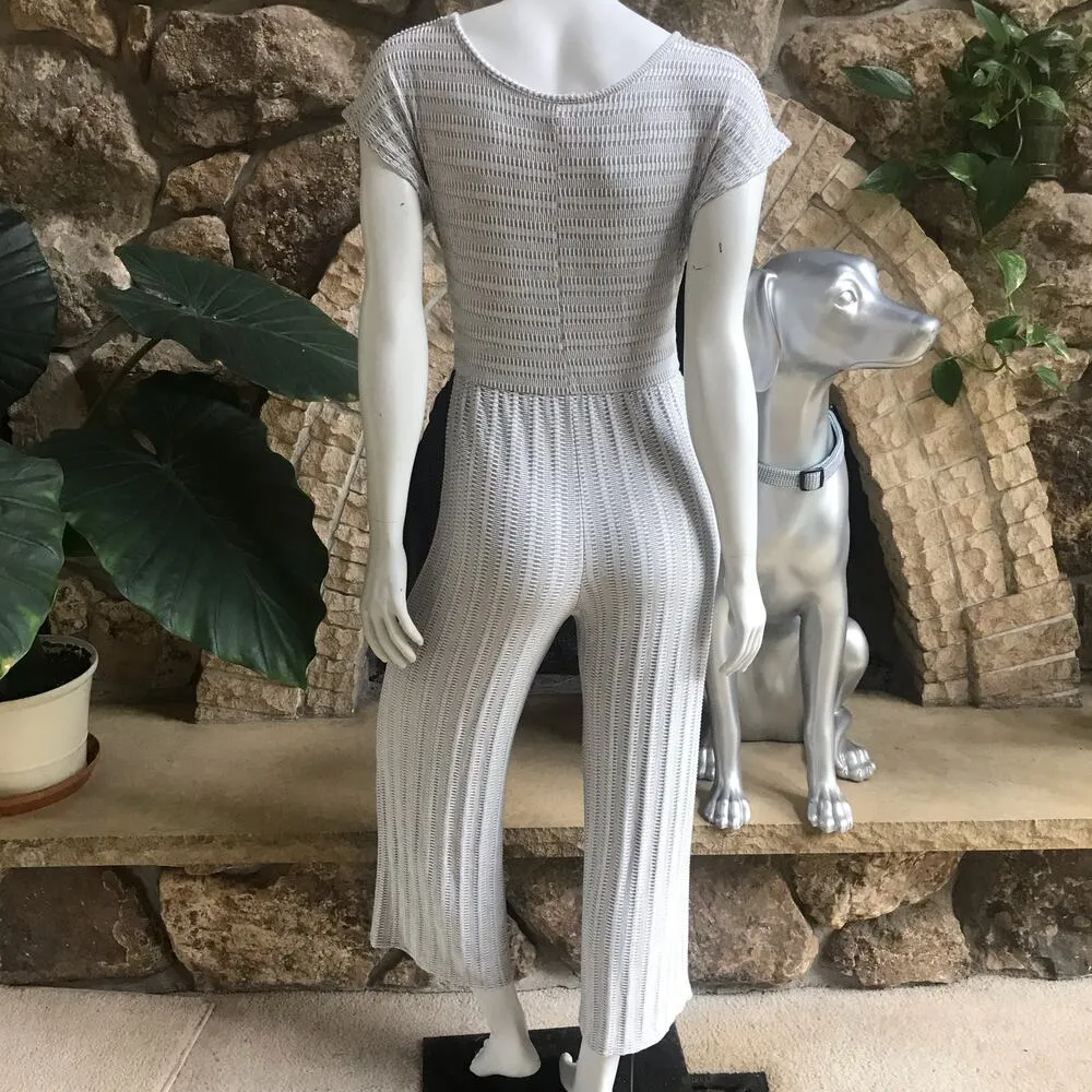 Caution to The Wind Gray Textured Short Sleeve Tie Front Jumpsuit Wide Leg Med - Image 4