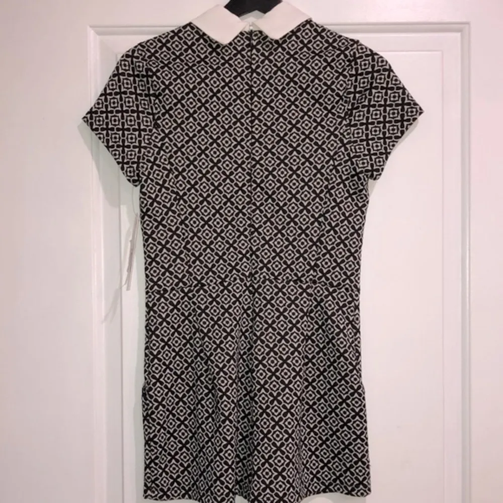 Aqua black & white romper size small new with tags - Image 6