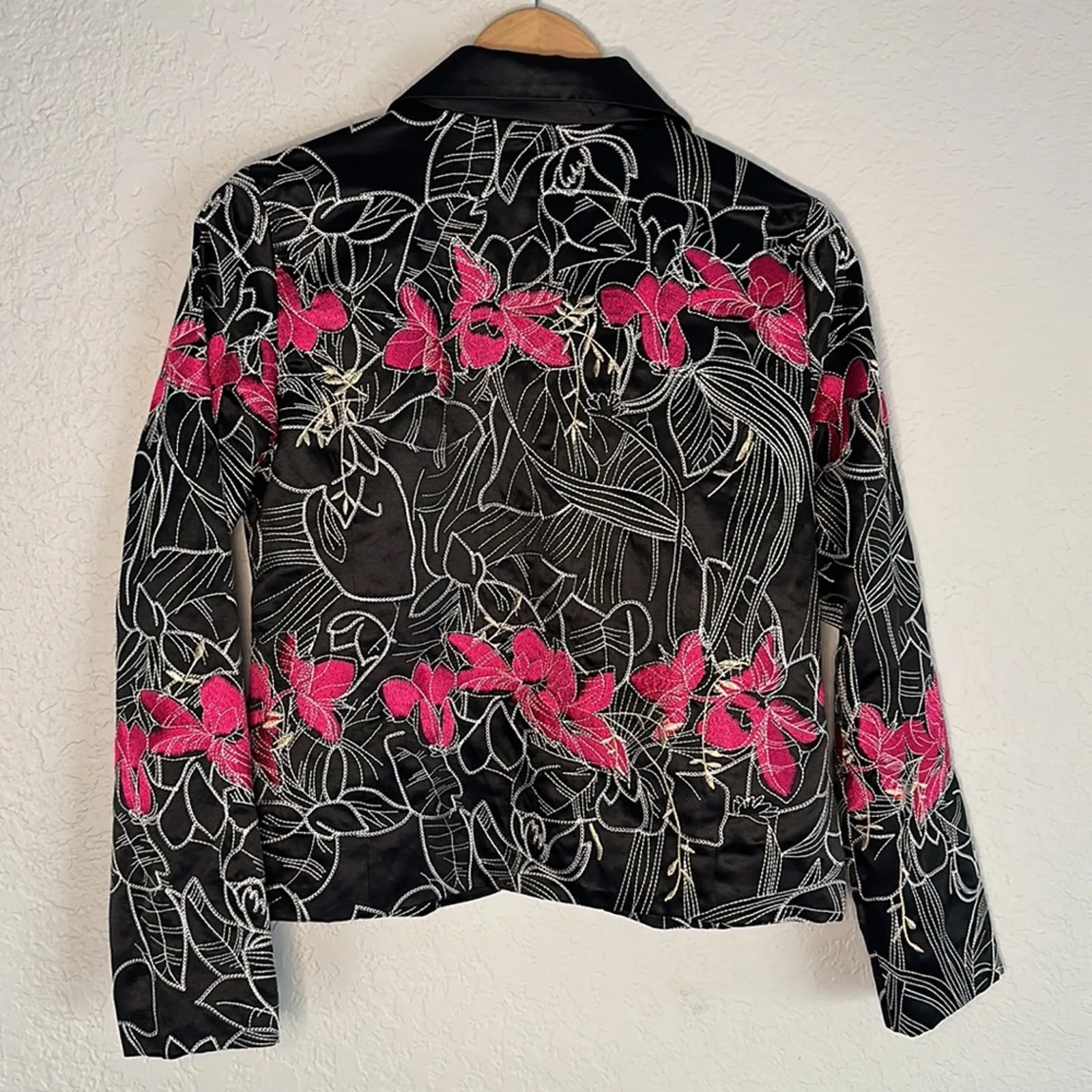 Chico’s Black Pink Satin Embroidered Jacket Blazer Silk Colorful Artsy 80s Party - Image 4