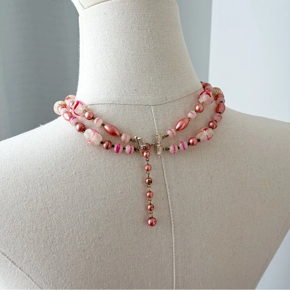 Vintage Pink Gold Tone Double Layered Faux Pearl Plastic Beaded Estate Necklace - Image 6