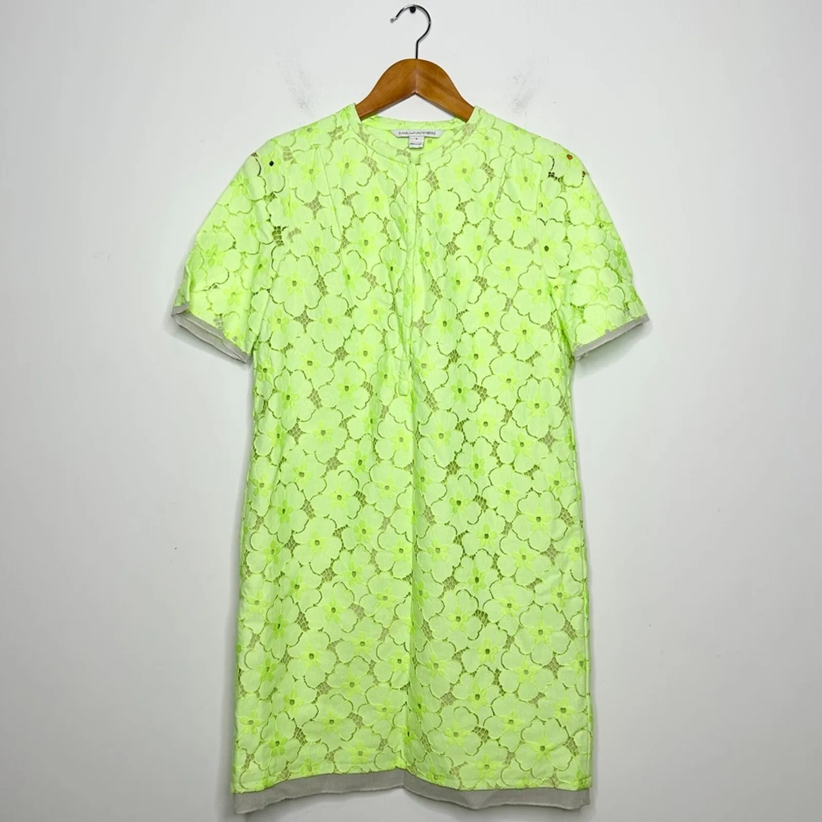 DIANE VON FURSTENBERG Lace Dress Womens Size 8 Feminine Spring Summer Floral - Image 4