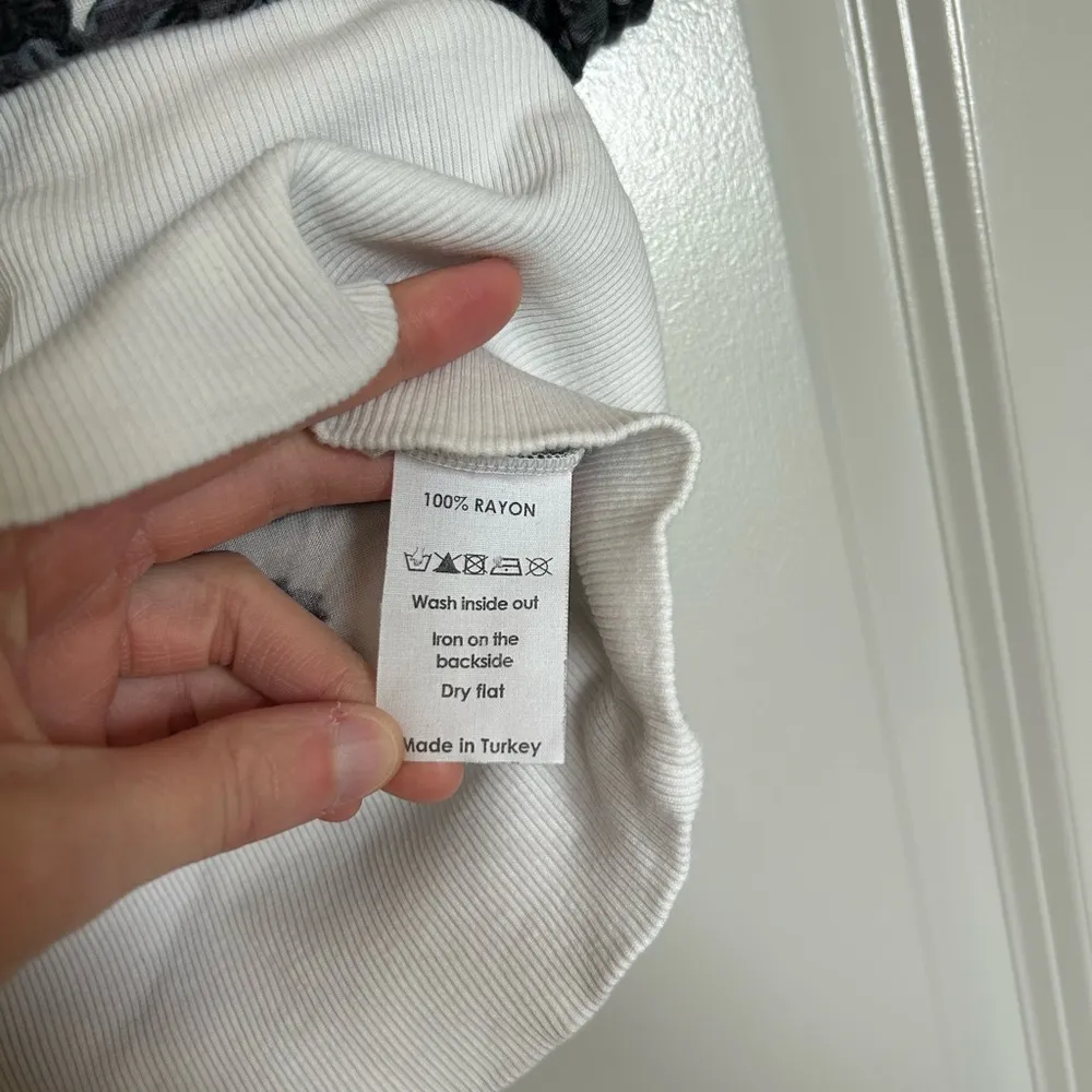 Dries Van Noten Black and White Asymmetrical Crop Blouse - Image 4